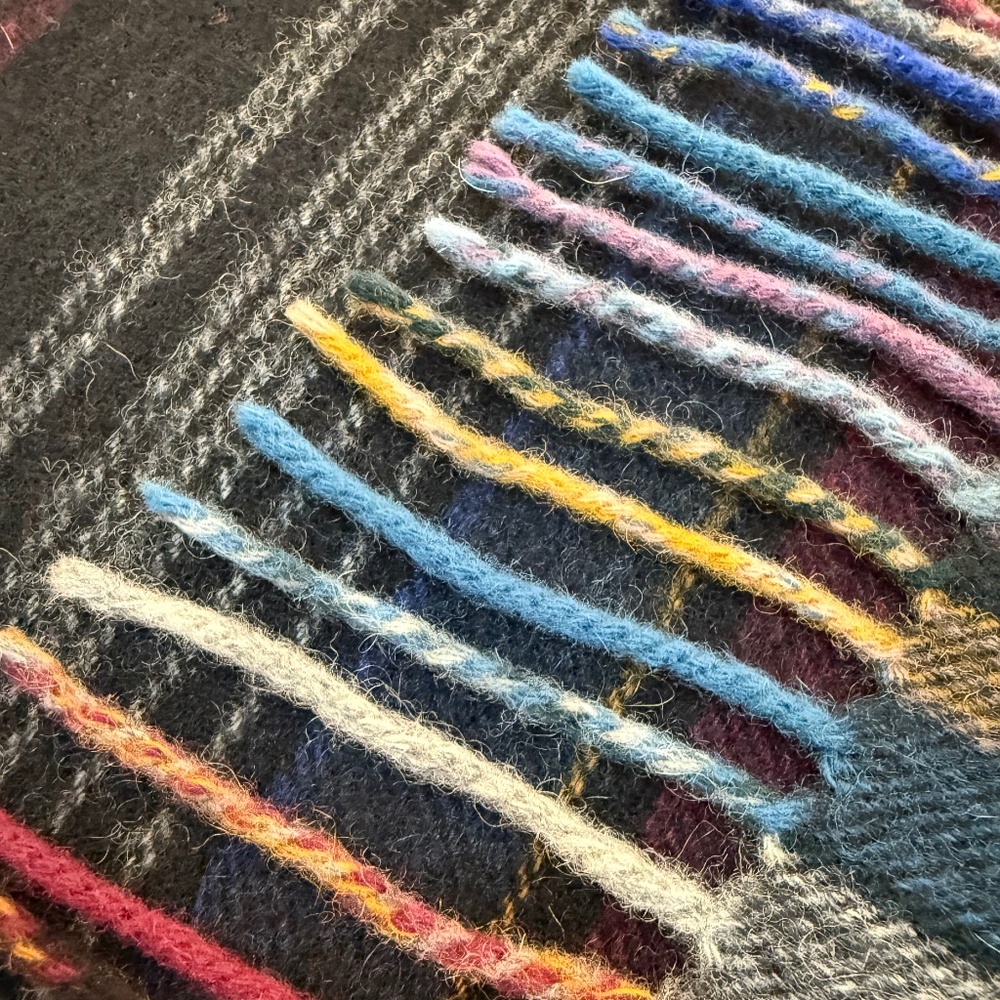 Marchbrae 100% Lambswool Striped Scarf 🏴󠁧󠁢󠁳󠁣󠁴󠁿– Made in Scotland - Picture 10 of 10